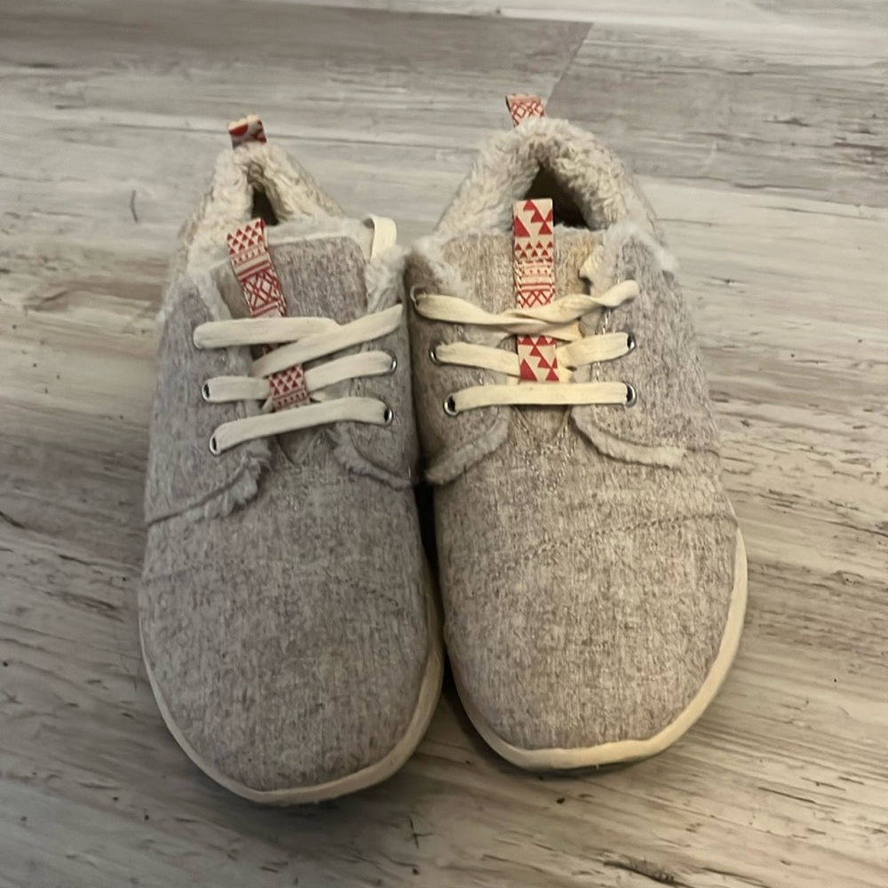Toms
